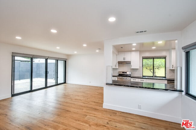 Building Photo - 270 Grace Dr Rental