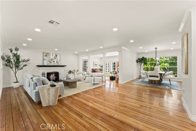 Photo - 4428 Saugus Ave