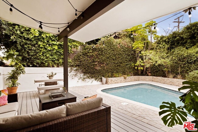 Photo - 303 Mavis Dr