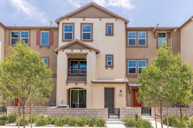 Building Photo - Brand-new must-see 3-bedroom/2.5-bath near... Rental