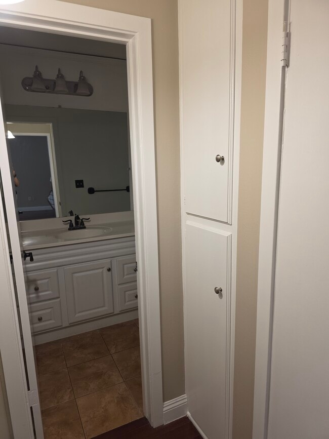 Bathroom - 330 S Mentor Ave Unit 107