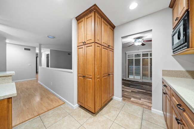 Photo - 9816 Costa Lago St