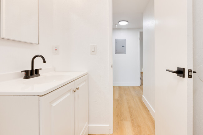 Photo - 3296 Franklin Ave Apartment Unit #10