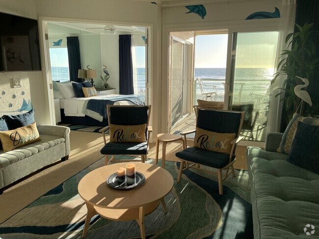 Building Photo - 3755 Ocean Front Walk Unit 12 Rental