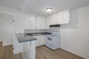 2BR, 2BA - 850SF - Kitchen - Imperial House Apartments