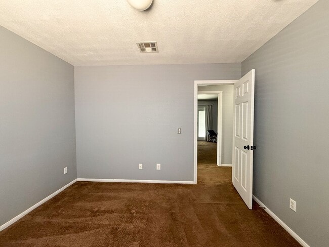 Photo - 29 Palms Home with Attached Garage