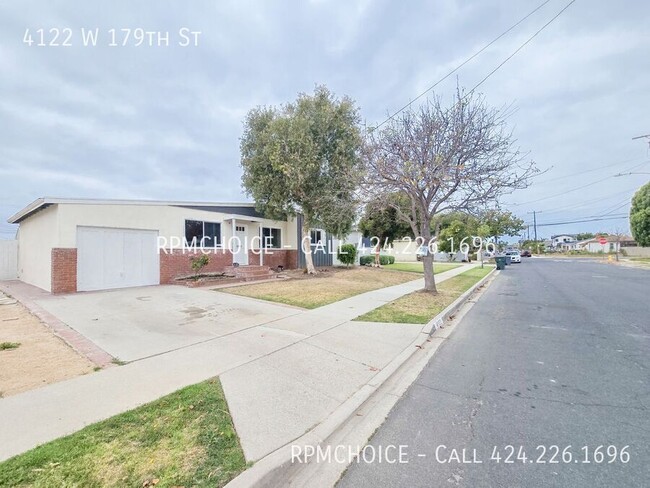 Building Photo - 4122 179th St