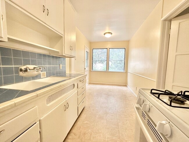 Photo - 8262 Blackburn Ave