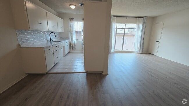 Building Photo - 526 S St Andrews Pl Unit 1 Rental