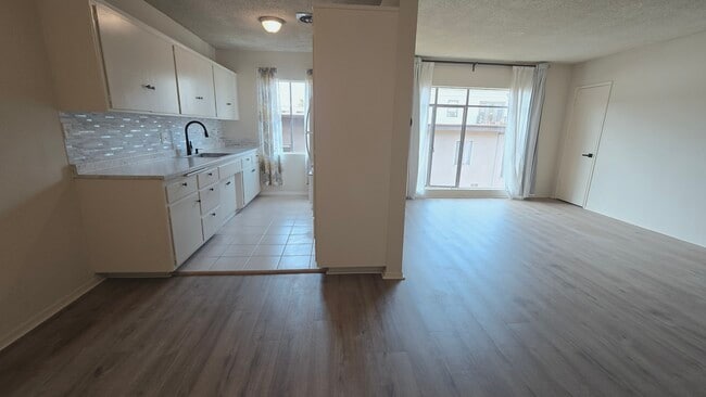 Photo - 526 S St Andrews Pl Apartments Unit 1