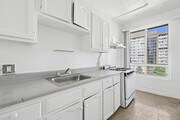 Kitchen - Westland @ Union Apartments
