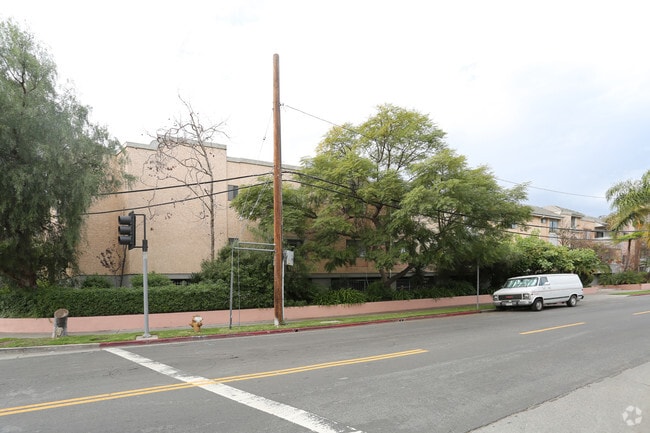 Photo - 3223 Bagley Ave.