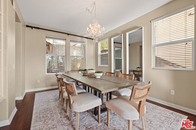 Photo - 657 S Ave 61