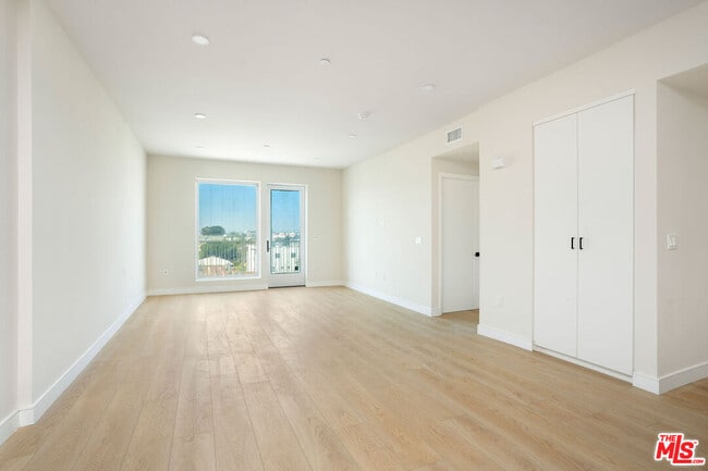 Photo - 5320 Cartwright Ave Unit PH505