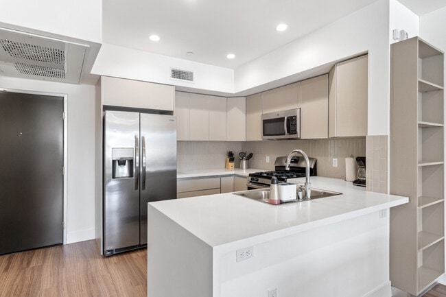 Photo - Ecco Lexington – Apartments & Co-Living
