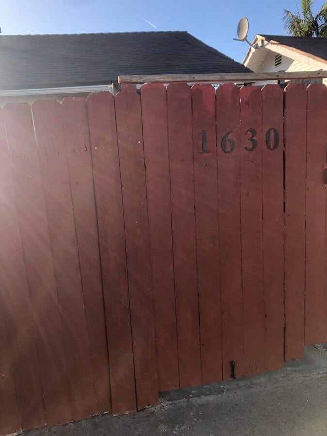 Front gate -1630 254 street H.C. - 1630 254th St