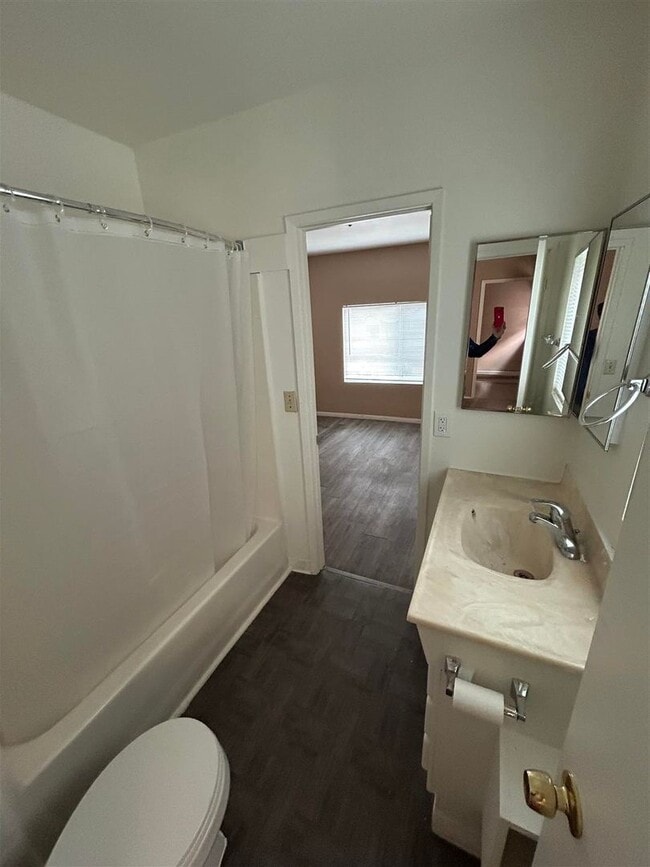 Photo - 2 bedroom, 1 bath Front unit of Duplex - *...