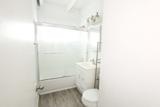 Photo - 126 Montreal St