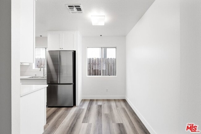 Photo - 6616 Sylmar Ave