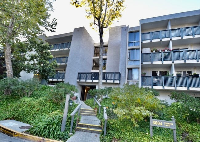 Building Photo - 3604 W Estates Ln Unit 3604 W Hidden Ln #210 RHE