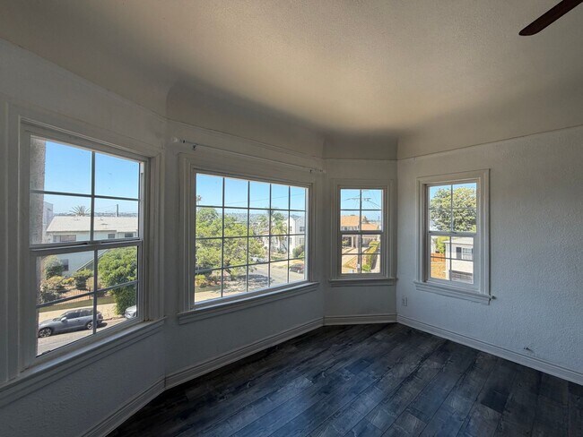 Photo - Mid-City Top Floor 2 Bedroom 1 Bath Gem