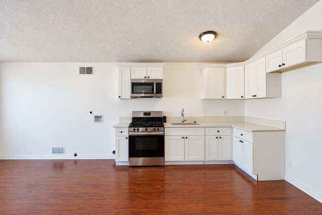 Photo - 1166 Minerva Ct Unit 1