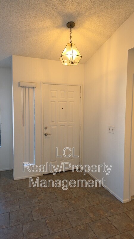 Photo - 26661 Braddock Rd