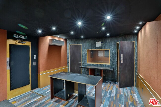 Photo - 14839 Valley Vista Blvd