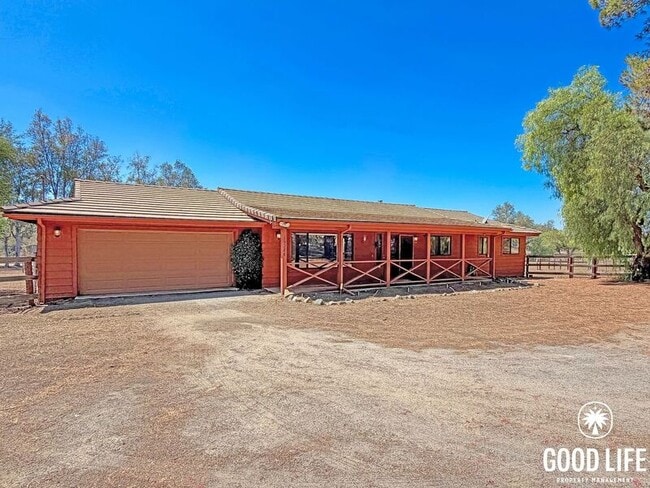 Building Photo - 19286 Paradise Mountain Rd
