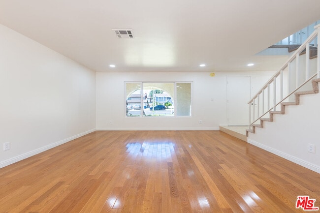 Photo - 8324 Beckford Ave