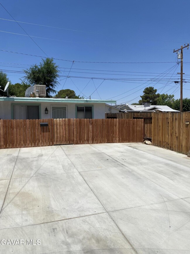 Photo - 44621 Cedar Ave