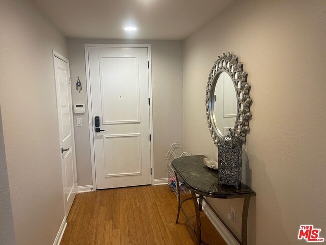 Photo - 5625 Crescent Prk W Unit 106