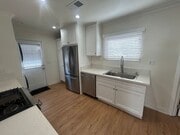 Photo - 648 W Howard St