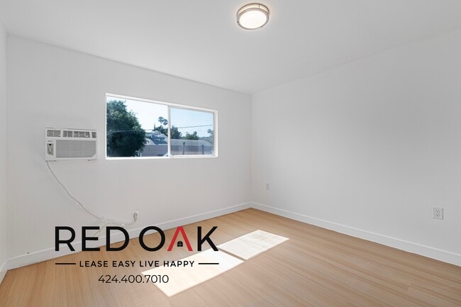 Photo - 5632 Harold Way Unit 8