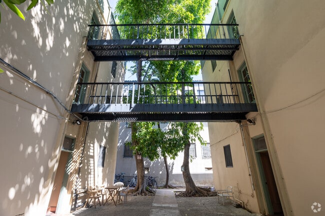 Patio - The Rayfield Apartments