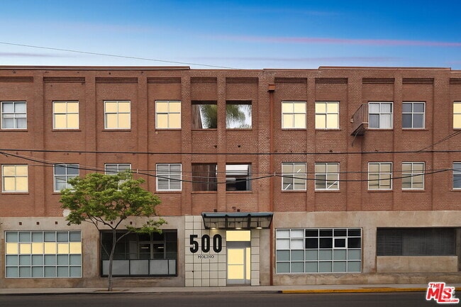 Building Photo - 500 Molino St Unit 103 Rental