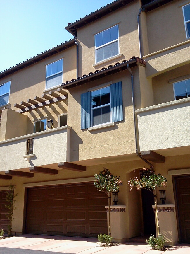 Photo - 2180 Cosmo Way