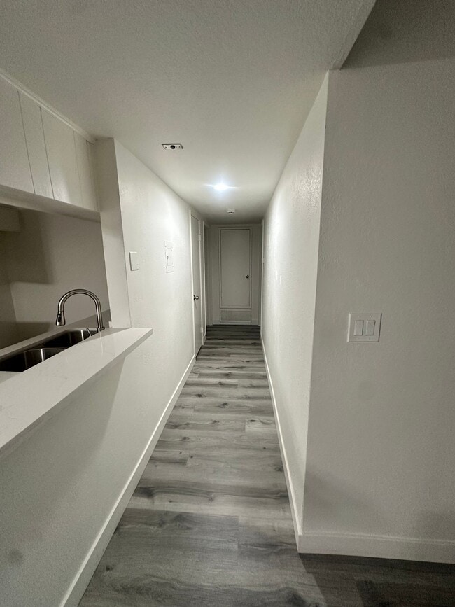 Photo - 15009 Moorpark St Unit 115