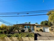 Photo - 3 Bedroom 1 bath single story home with solar!
