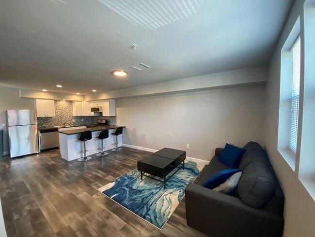 Building Photo - The Cascades Rental