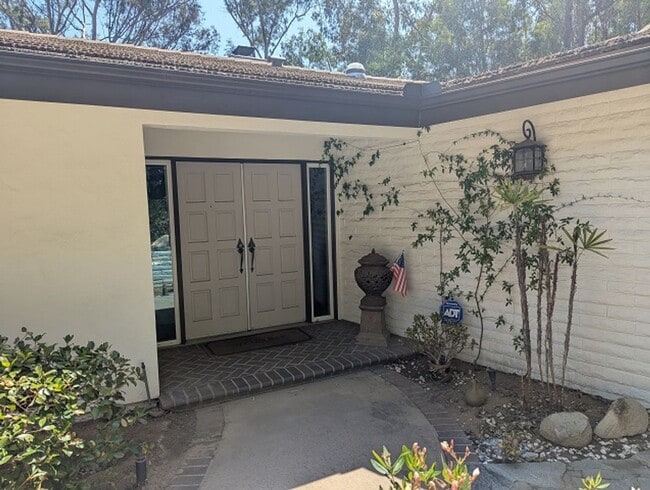 Photo - 3 Bed - 2 Bath House with Solar & Mountain...