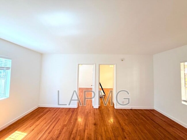 Photo - 637 Rose Ave
