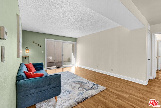 Photo - 18620 Hatteras St Unit 145