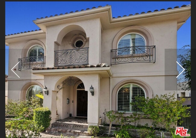 Photo - 349 S La Peer Dr