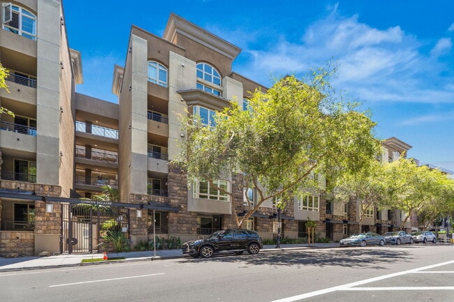 Building Photo - "Spacious, Sophisticated, Modern 3BR, 2BA Condo in the heart of East Village!