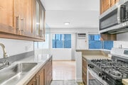 Photo - 1812 Westholme Ave Apartments