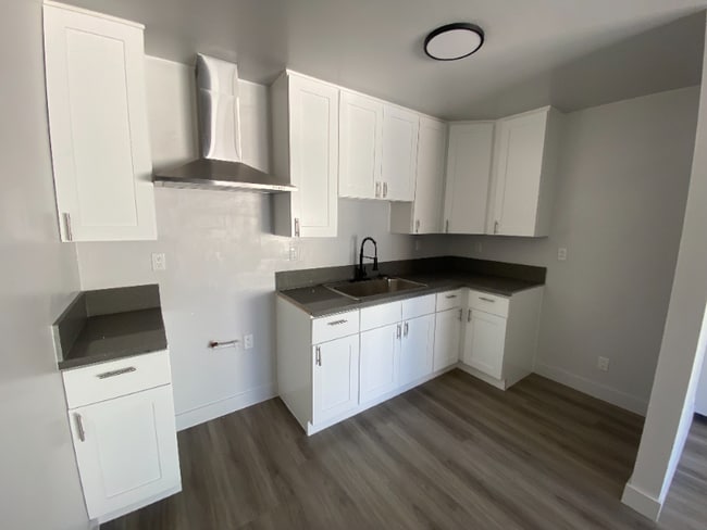 Photo - 1209 W 39th Pl Unit 207