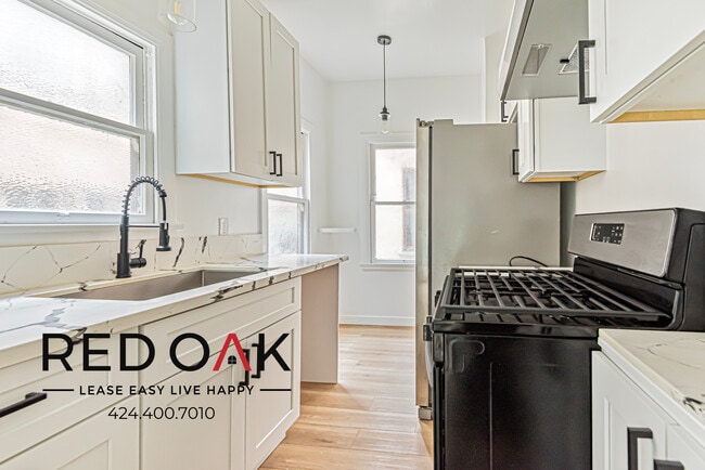 Photo - 852 N Oxford Ave Unit 854.5