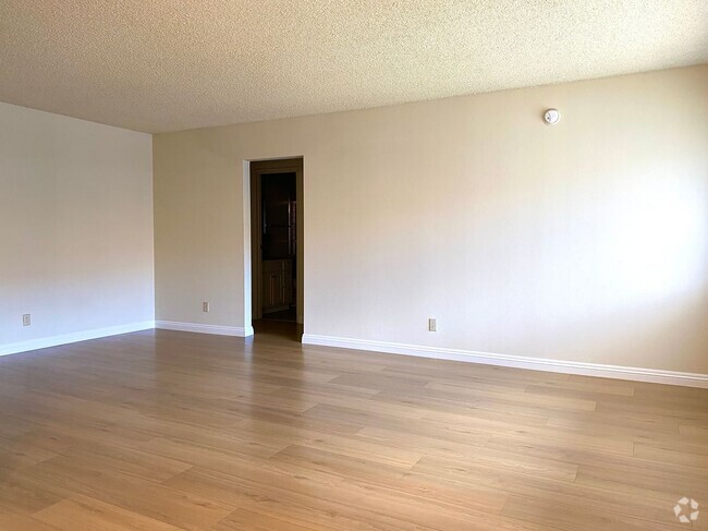 Building Photo - 5444 Sepulveda Blvd Rental
