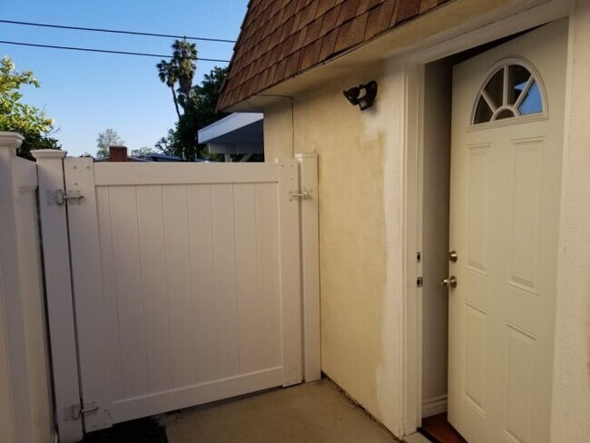 Photo - 20001 Arminta St